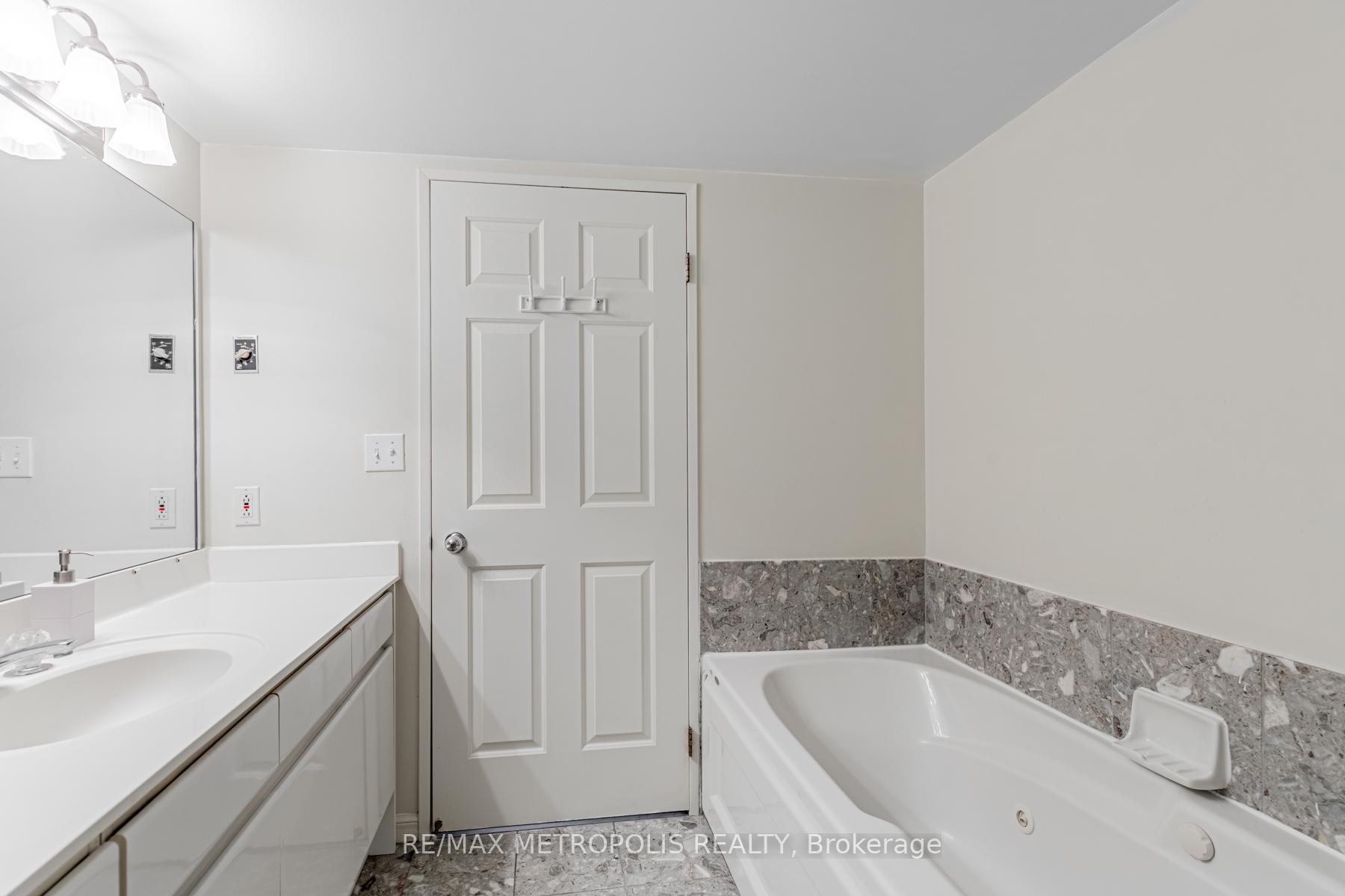 Photo 20 of Unit 601, 7 Carlton Street, Toronto, Church-Yonge Corridor — HOMEH