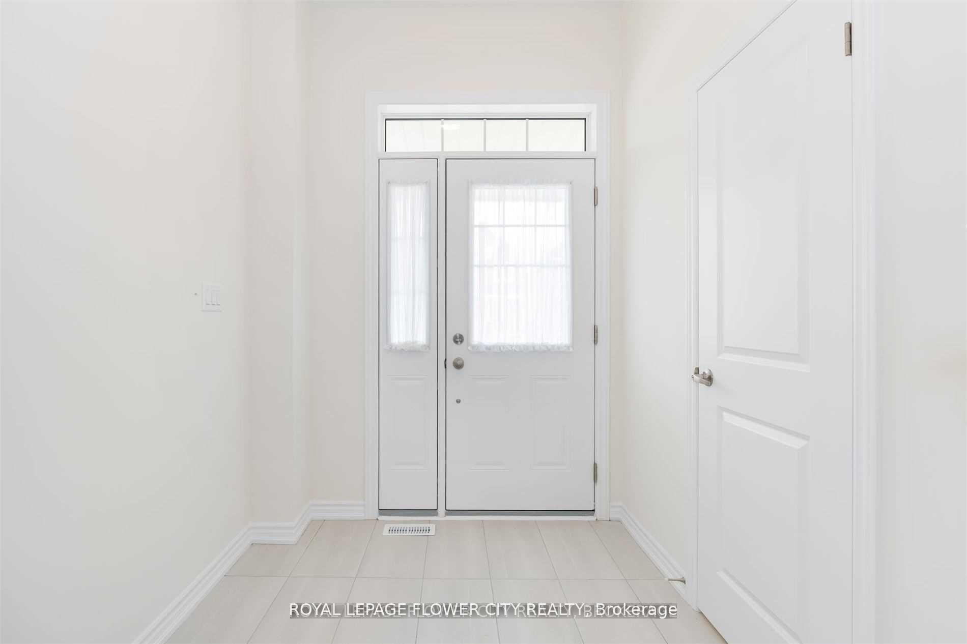 Photo 3 of 2282 Grainger Loop Crescent, Innisfil, Alcona — HOMEH