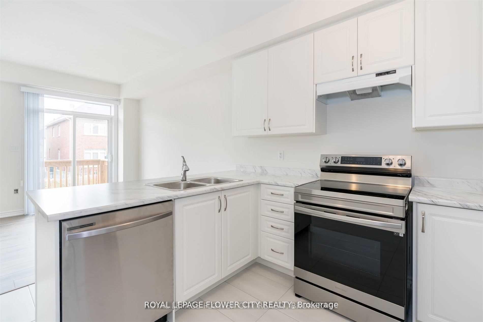Photo 6 of 2282 Grainger Loop Crescent, Innisfil, Alcona — HOMEH