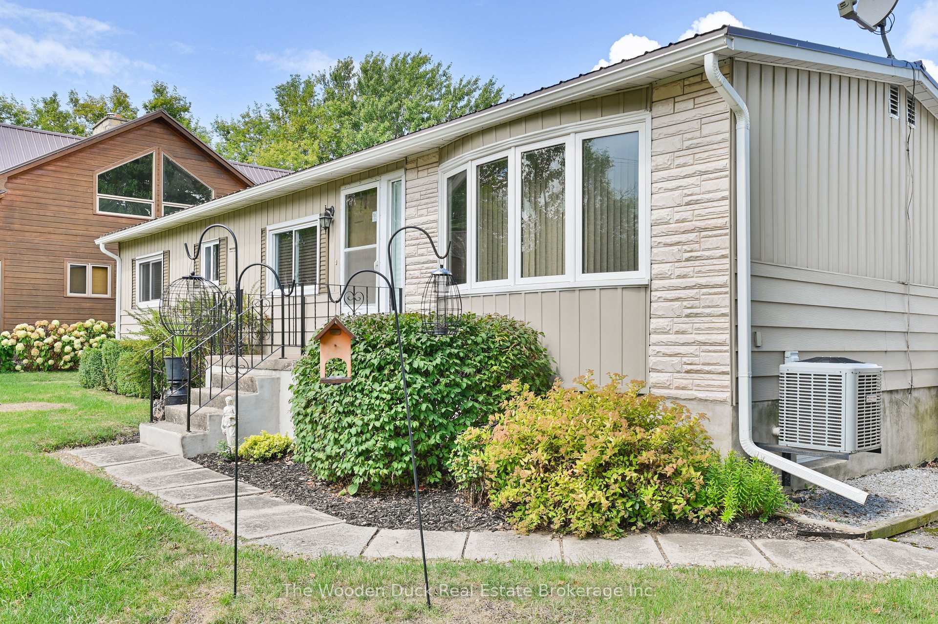 Photo 4 of 1314 County RD 96, Frontenac Islands, Wolfe Island — HOMEH