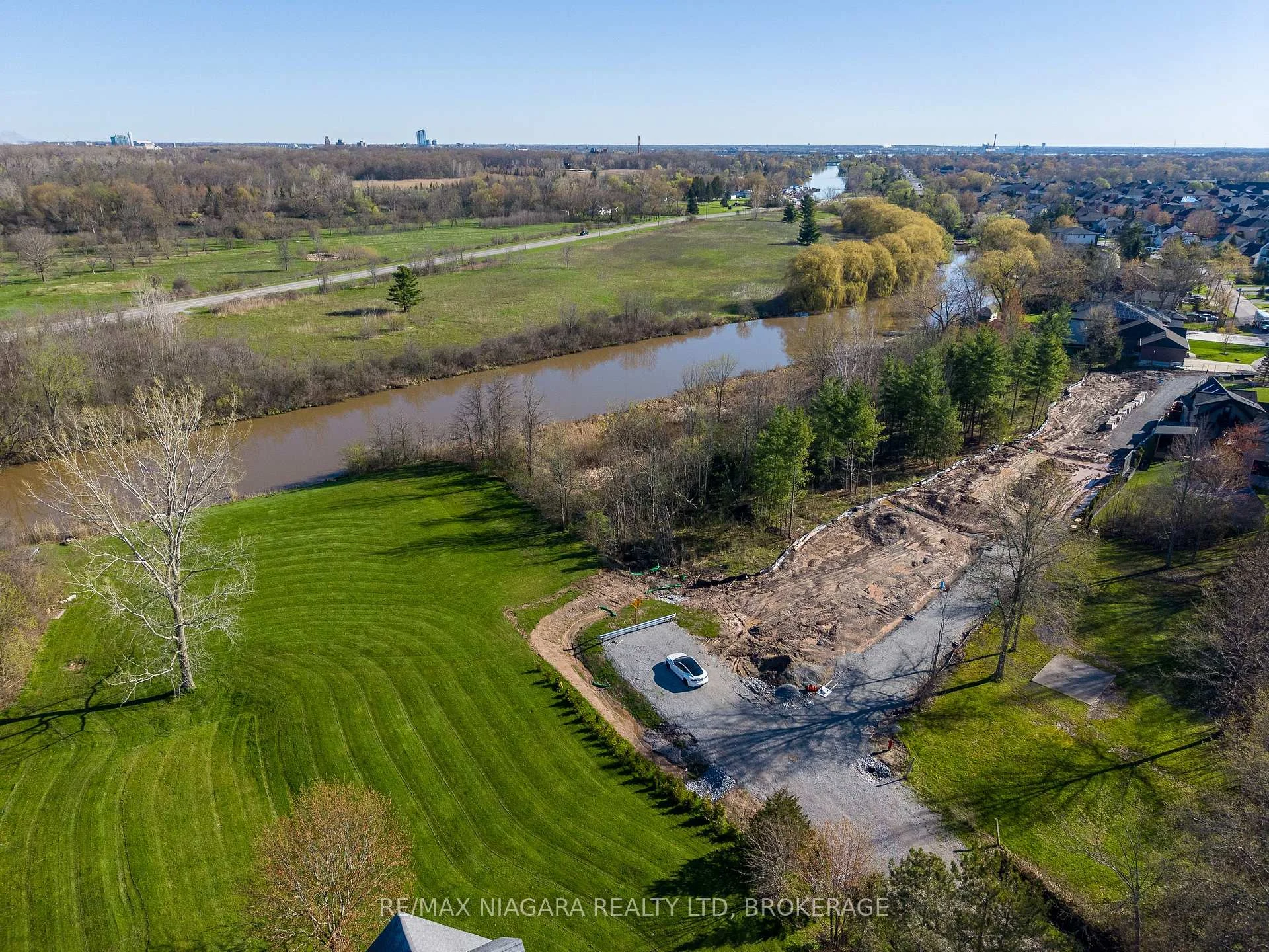 Photo 12 of 9265 Ort Road, Niagara Falls, Lyons Creek — HOMEH