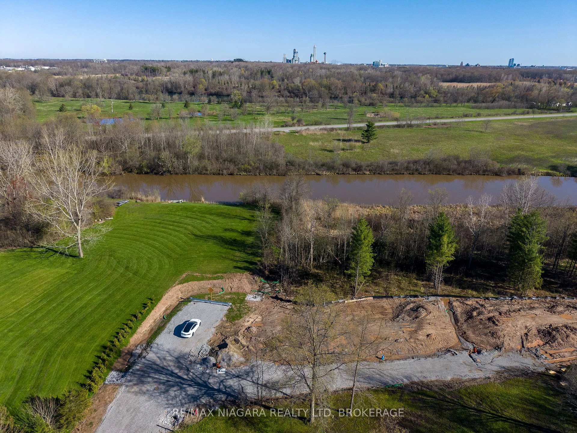 Photo 13 of 9265 Ort Road, Niagara Falls, Lyons Creek — HOMEH