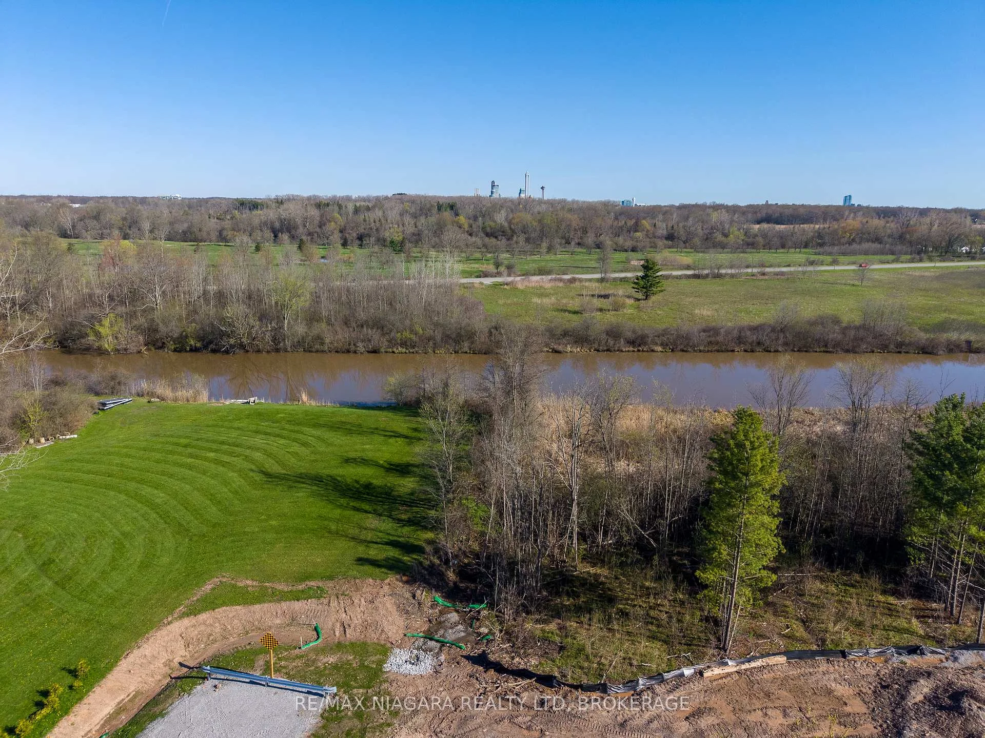 Photo 21 of 9265 Ort Road, Niagara Falls, Lyons Creek — HOMEH