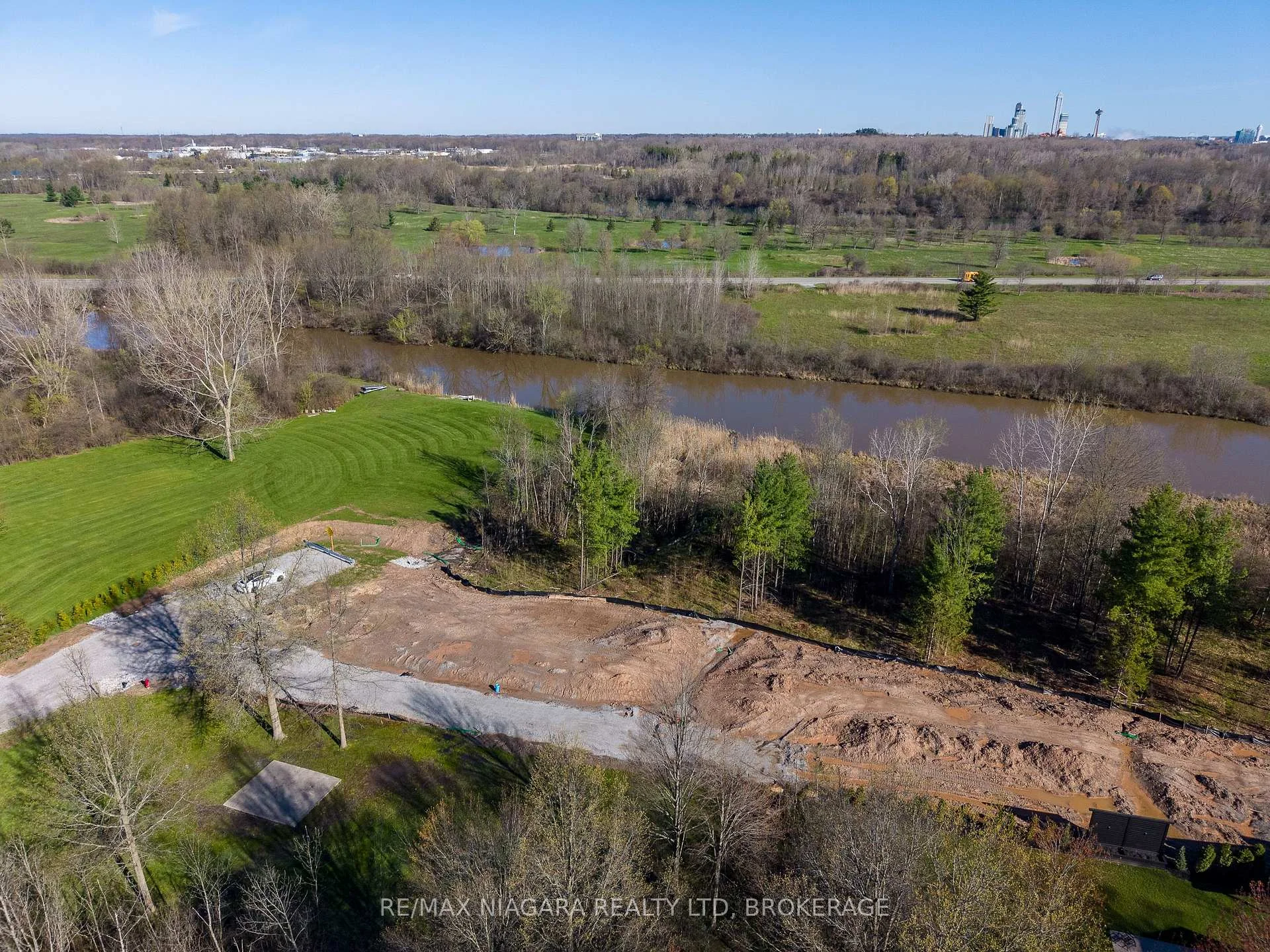 Photo 24 of 9265 Ort Road, Niagara Falls, Lyons Creek — HOMEH