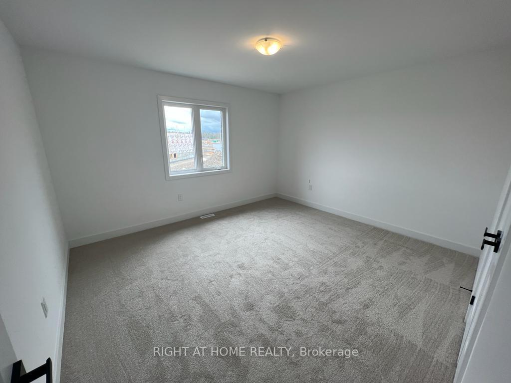 Photo 8 of 43 wheatfield Road, Barrie, Rural Barrie Southeast — HOMEH