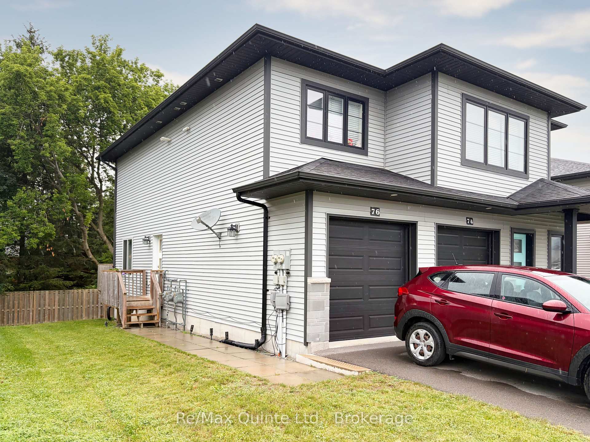 Photo 3 of 76 Ridgeway Place, Belleville, Belleville Ward — HOMEH
