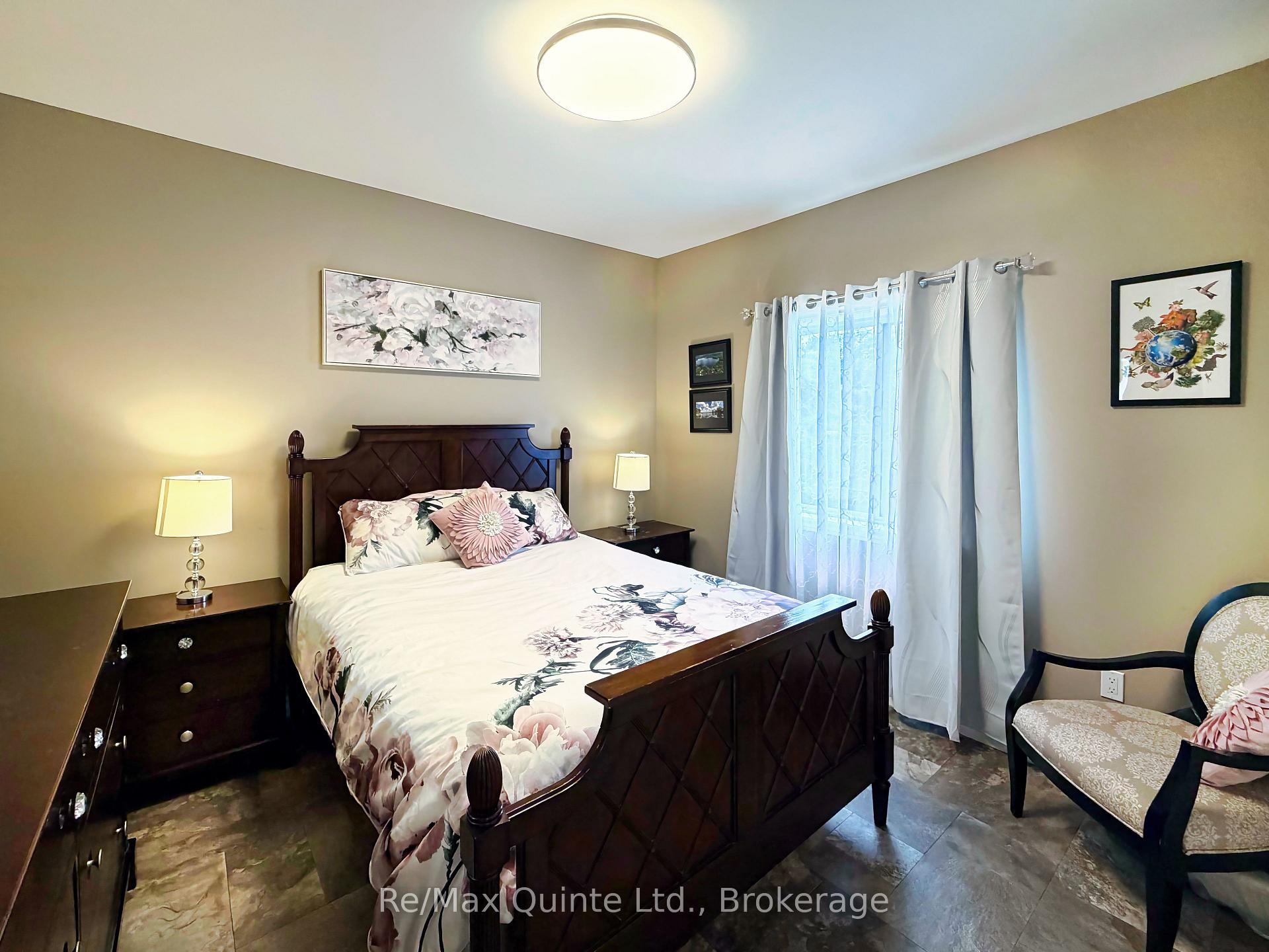 Photo 8 of 76 Ridgeway Place, Belleville, Belleville Ward — HOMEH
