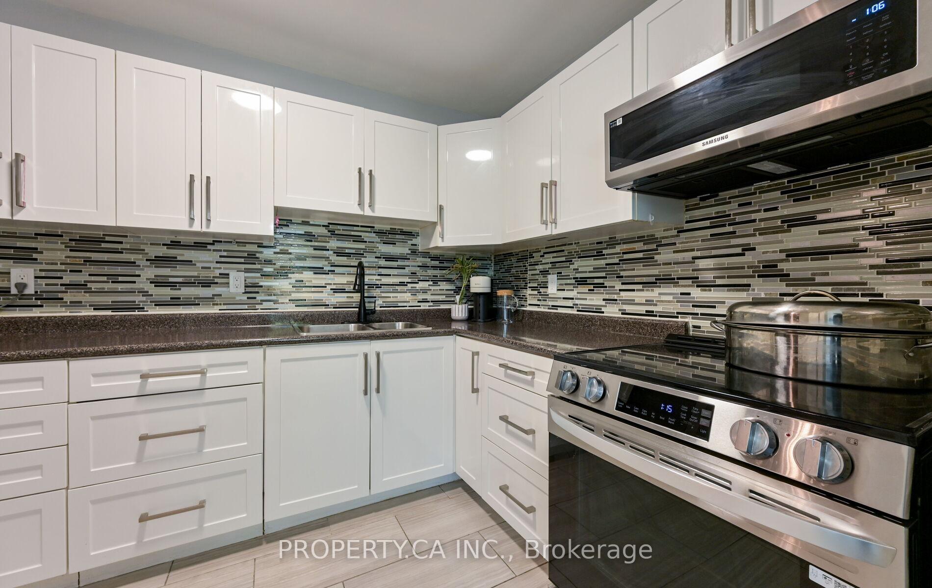 Photo 5 of Unit 207, 60 Pavane Linkway, Toronto, Flemingdon Park — HOMEH