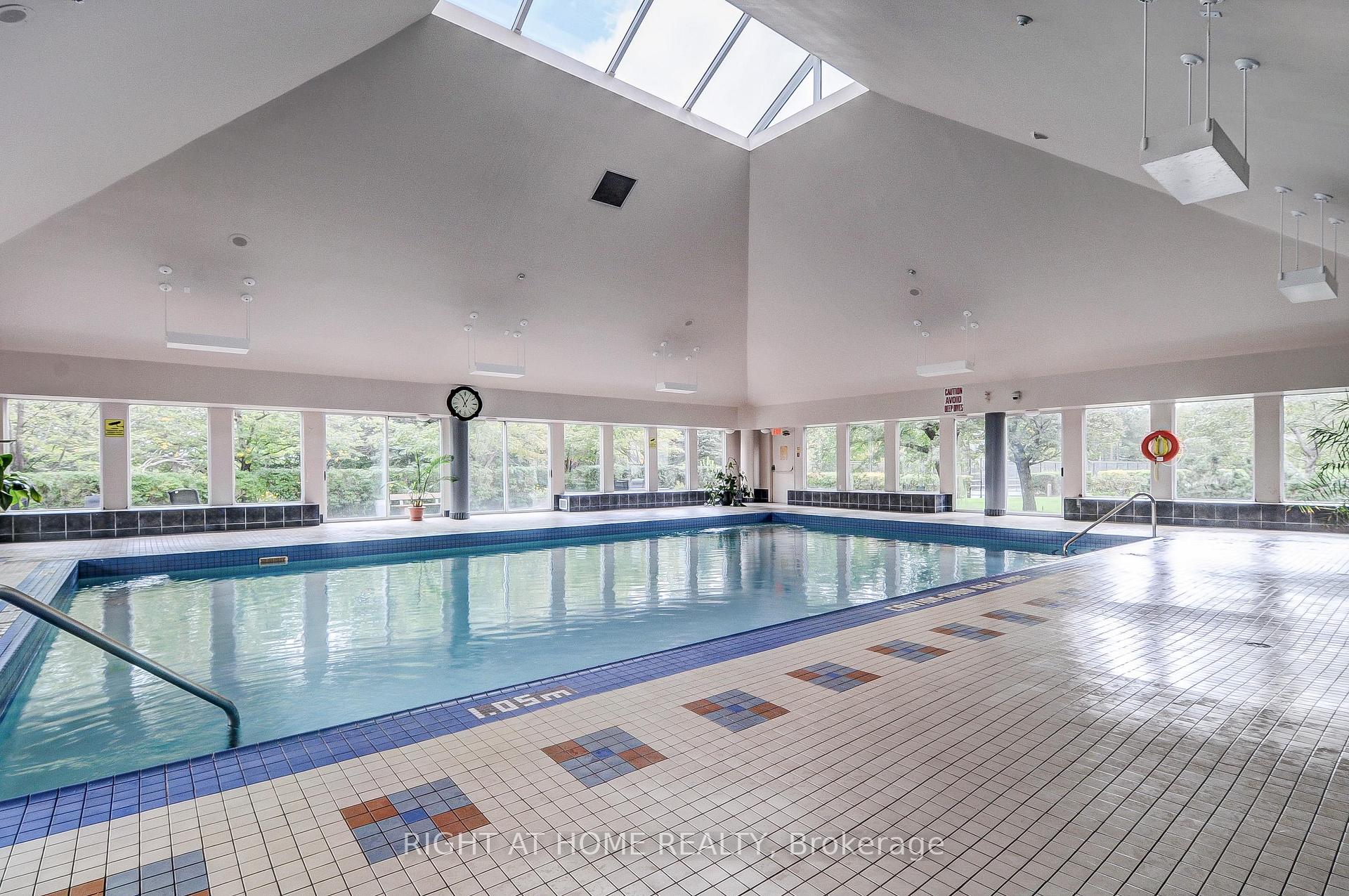 Photo 10 of Unit 1310, 7 Concorde Place, North York, Banbury-Don Mills — HOMEH