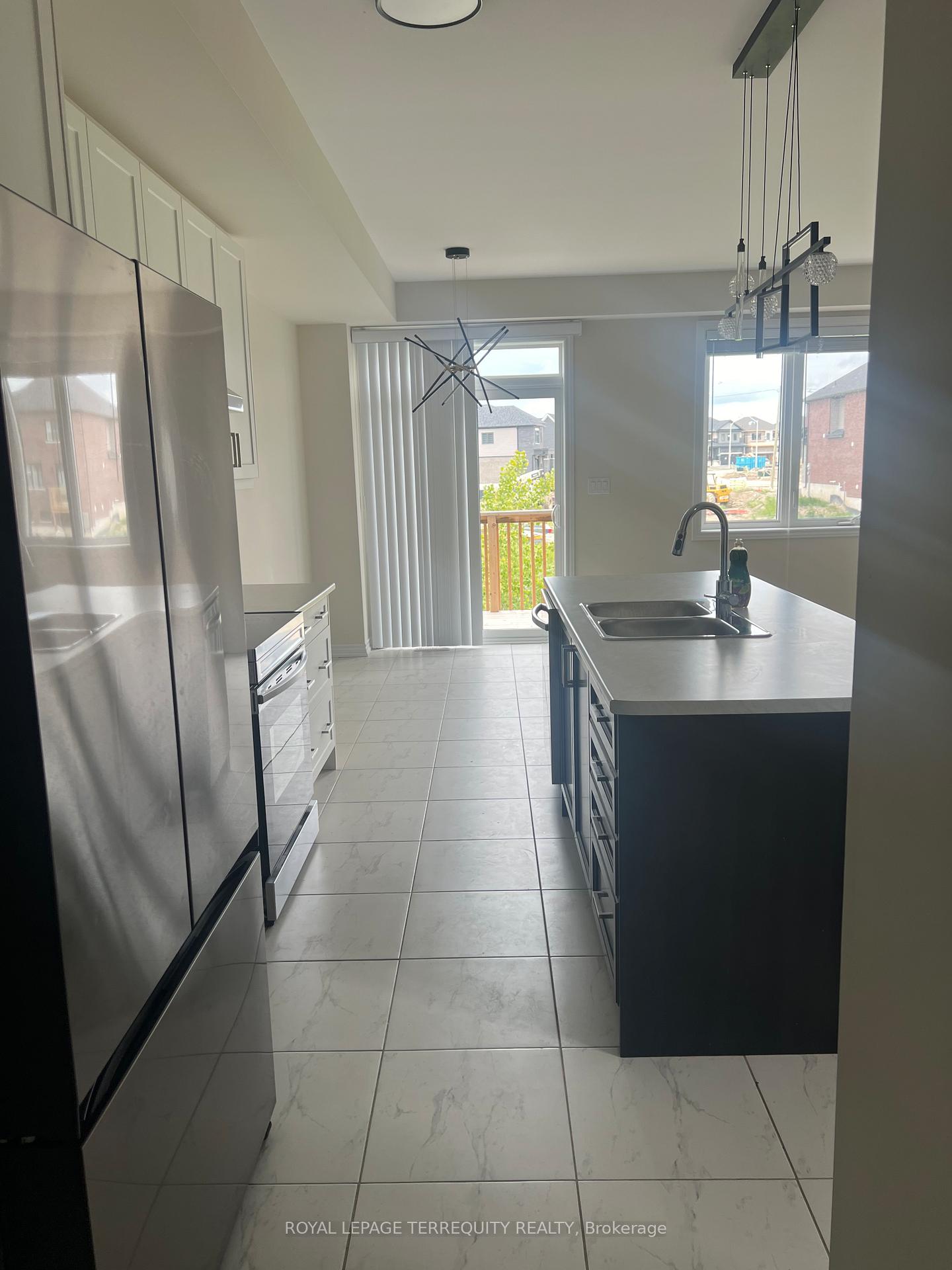 Photo 3 of 169 Vanilla Trail, Thorold, Rolling Meadows — HOMEH
