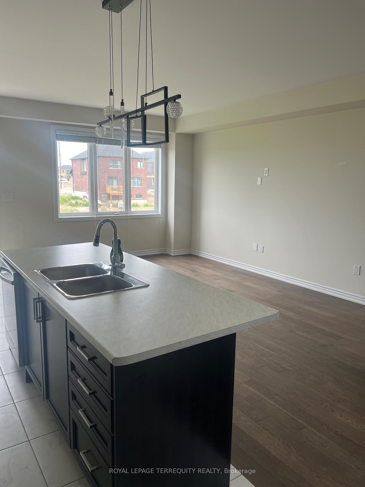 Photo 7 of 169 Vanilla Trail, Thorold, Rolling Meadows — HOMEH
