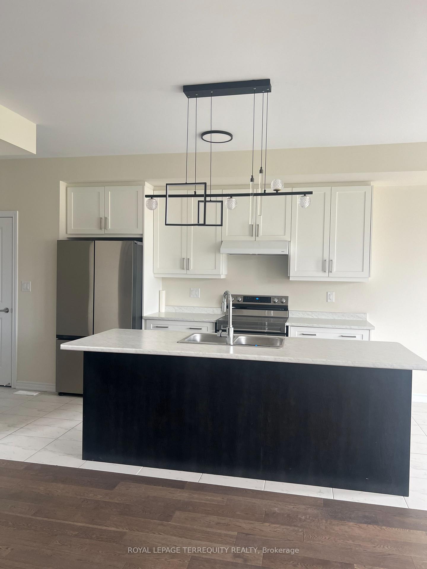 Photo 8 of 169 Vanilla Trail, Thorold, Rolling Meadows — HOMEH
