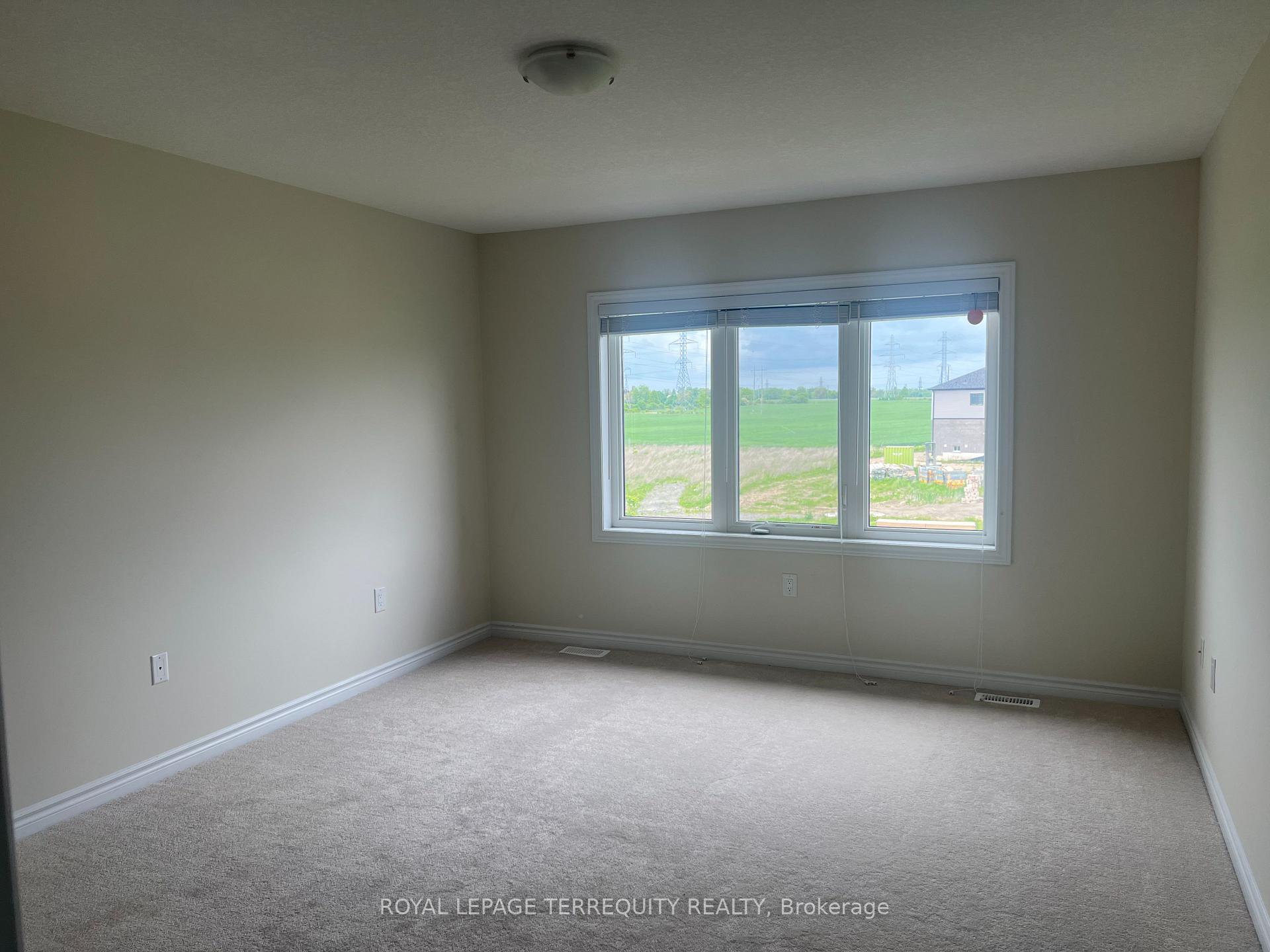 Photo 11 of 169 Vanilla Trail, Thorold, Rolling Meadows — HOMEH