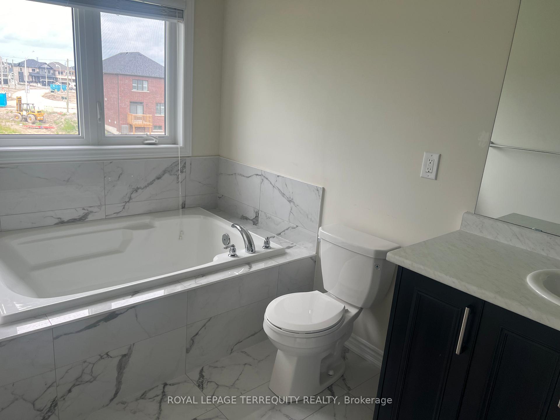 Photo 18 of 169 Vanilla Trail, Thorold, Rolling Meadows — HOMEH