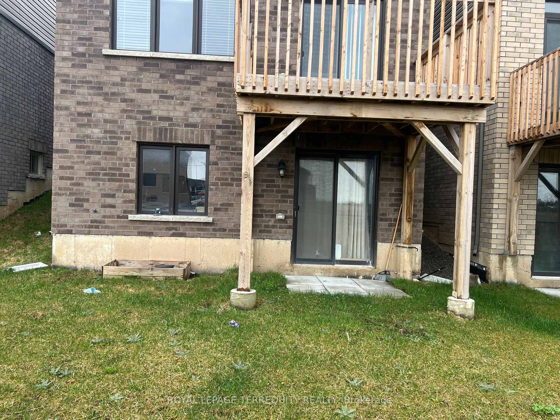 Photo 19 of 169 Vanilla Trail, Thorold, Rolling Meadows — HOMEH