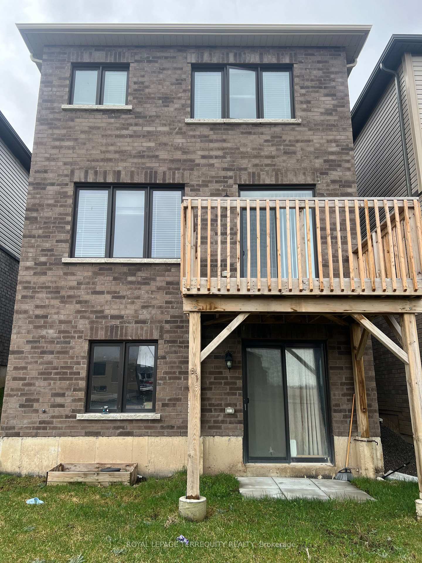 Photo 20 of 169 Vanilla Trail, Thorold, Rolling Meadows — HOMEH