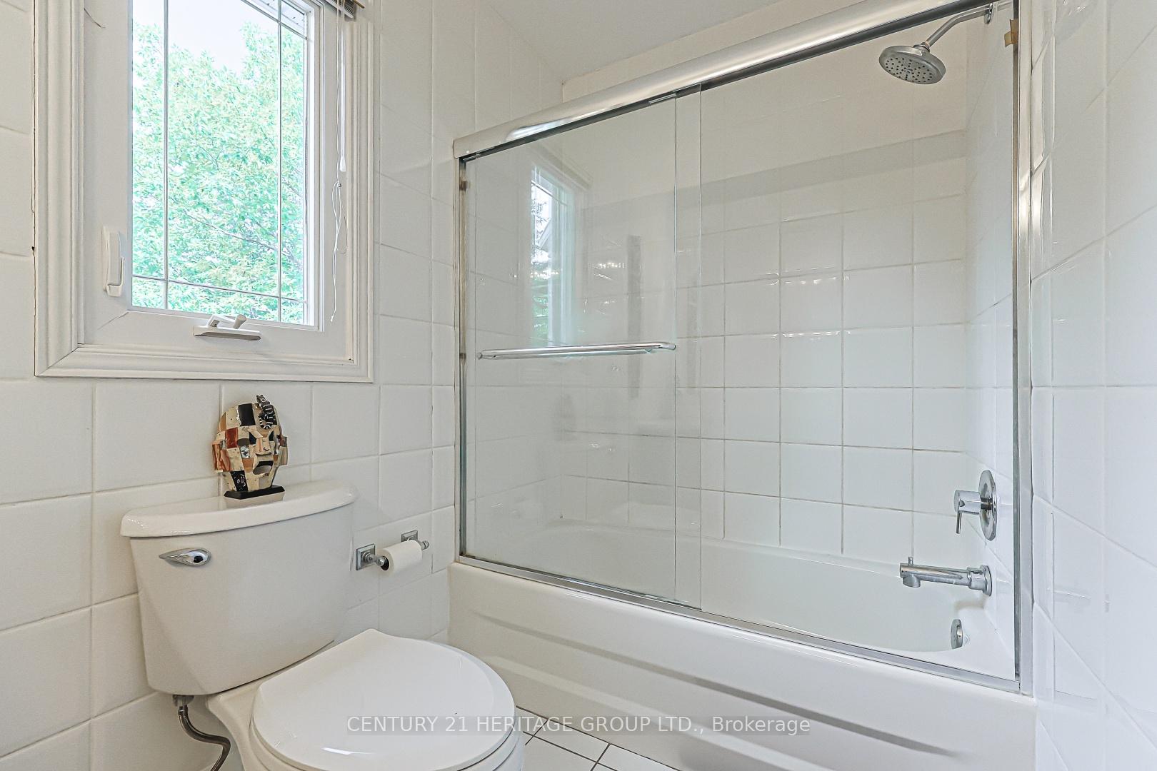 Photo 22 of 169 Delayne Drive, Aurora, Aurora Heights — HOMEH