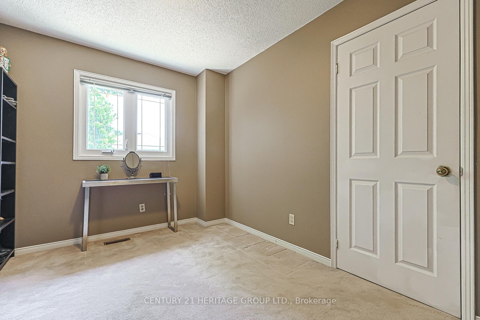 Photo 25 of 169 Delayne Drive, Aurora, Aurora Heights — HOMEH