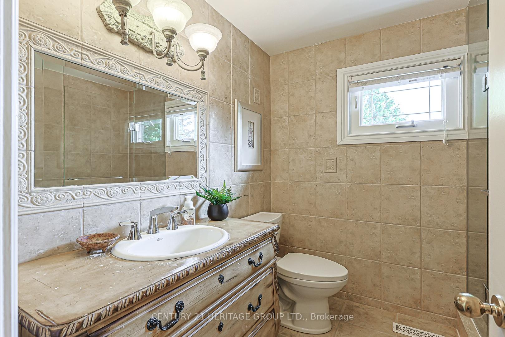 Photo 27 of 169 Delayne Drive, Aurora, Aurora Heights — HOMEH