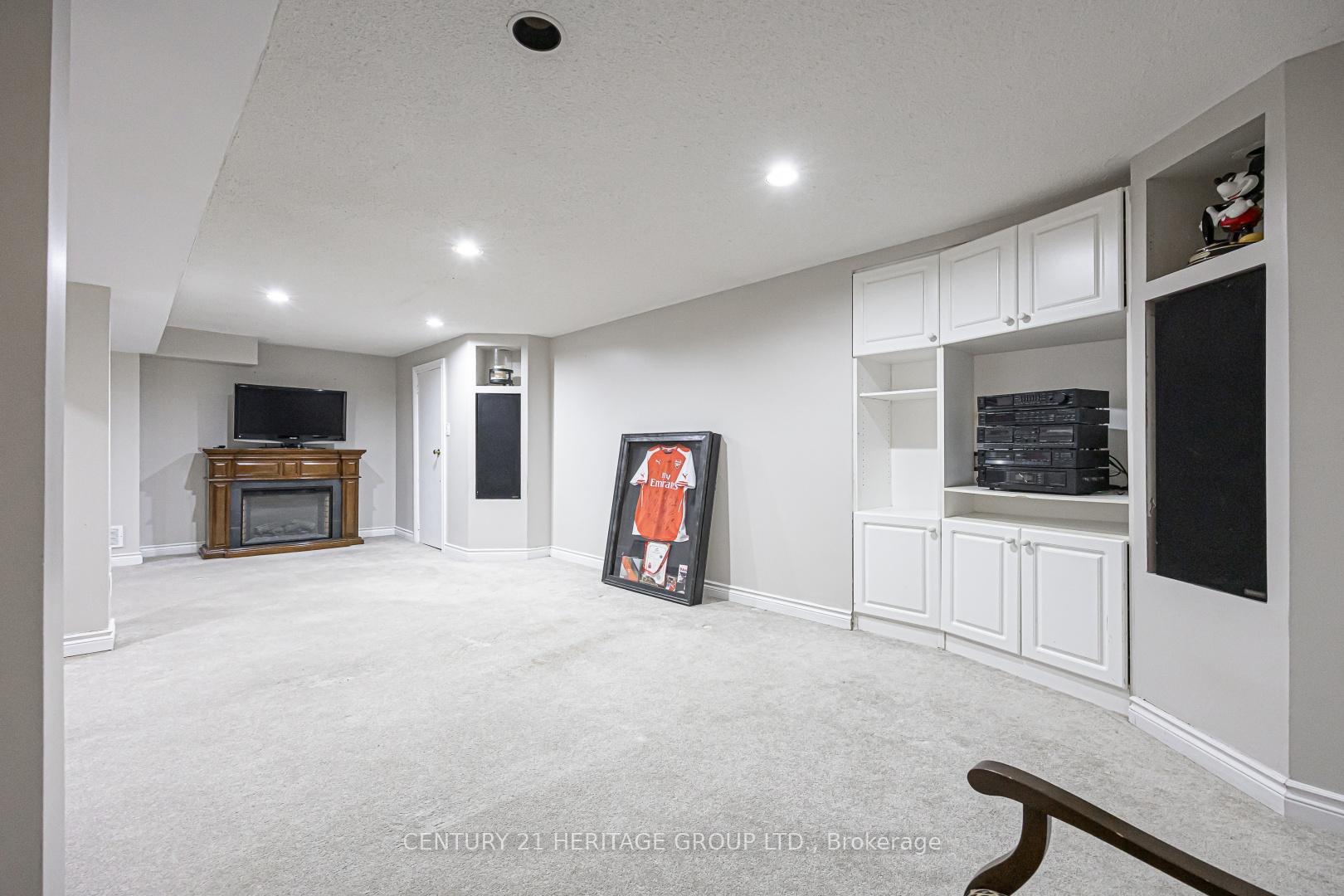 Photo 33 of 169 Delayne Drive, Aurora, Aurora Heights — HOMEH