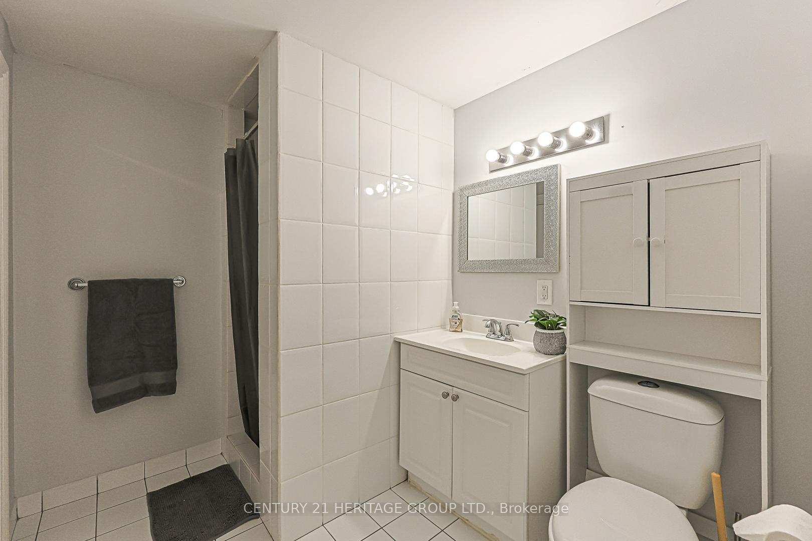 Photo 35 of 169 Delayne Drive, Aurora, Aurora Heights — HOMEH