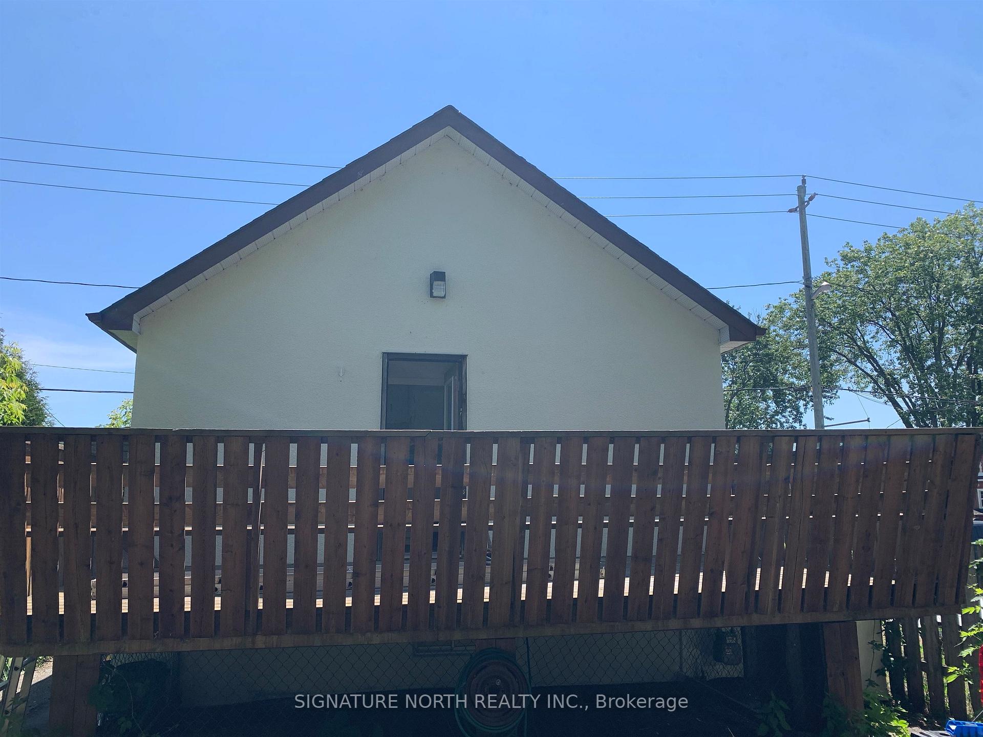 Photo 3 of 86 Machar Ave, Thunder Bay, Court / Cumberland — HOMEH