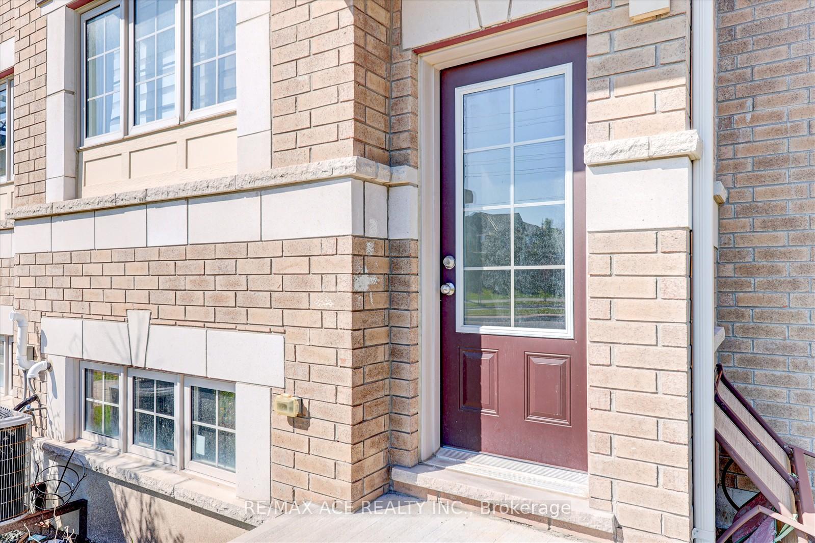 Photo 3 of 2538 Rosedrop Path, Oshawa, Windfields — HOMEH