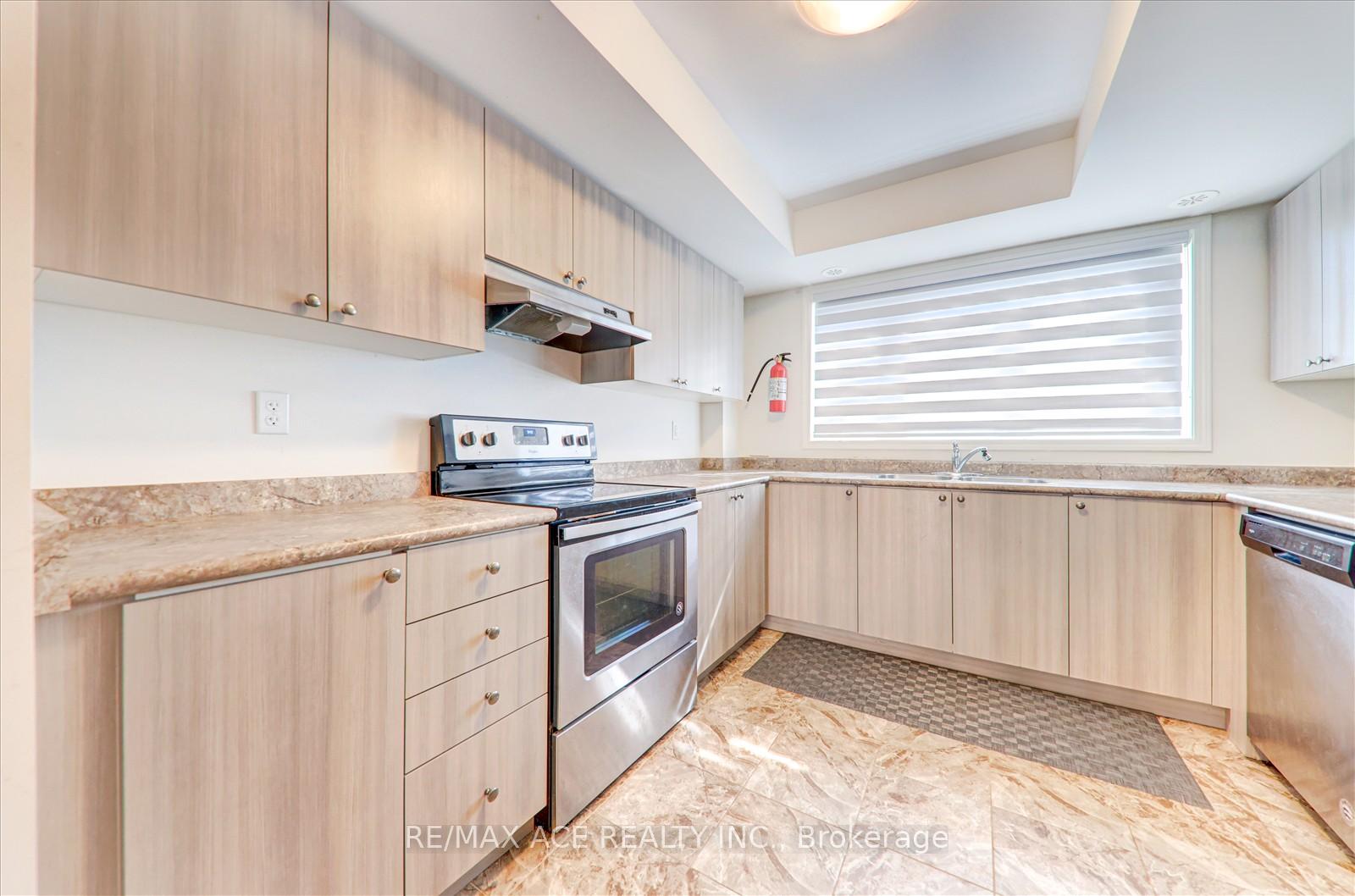 Photo 7 of 2538 Rosedrop Path, Oshawa, Windfields — HOMEH