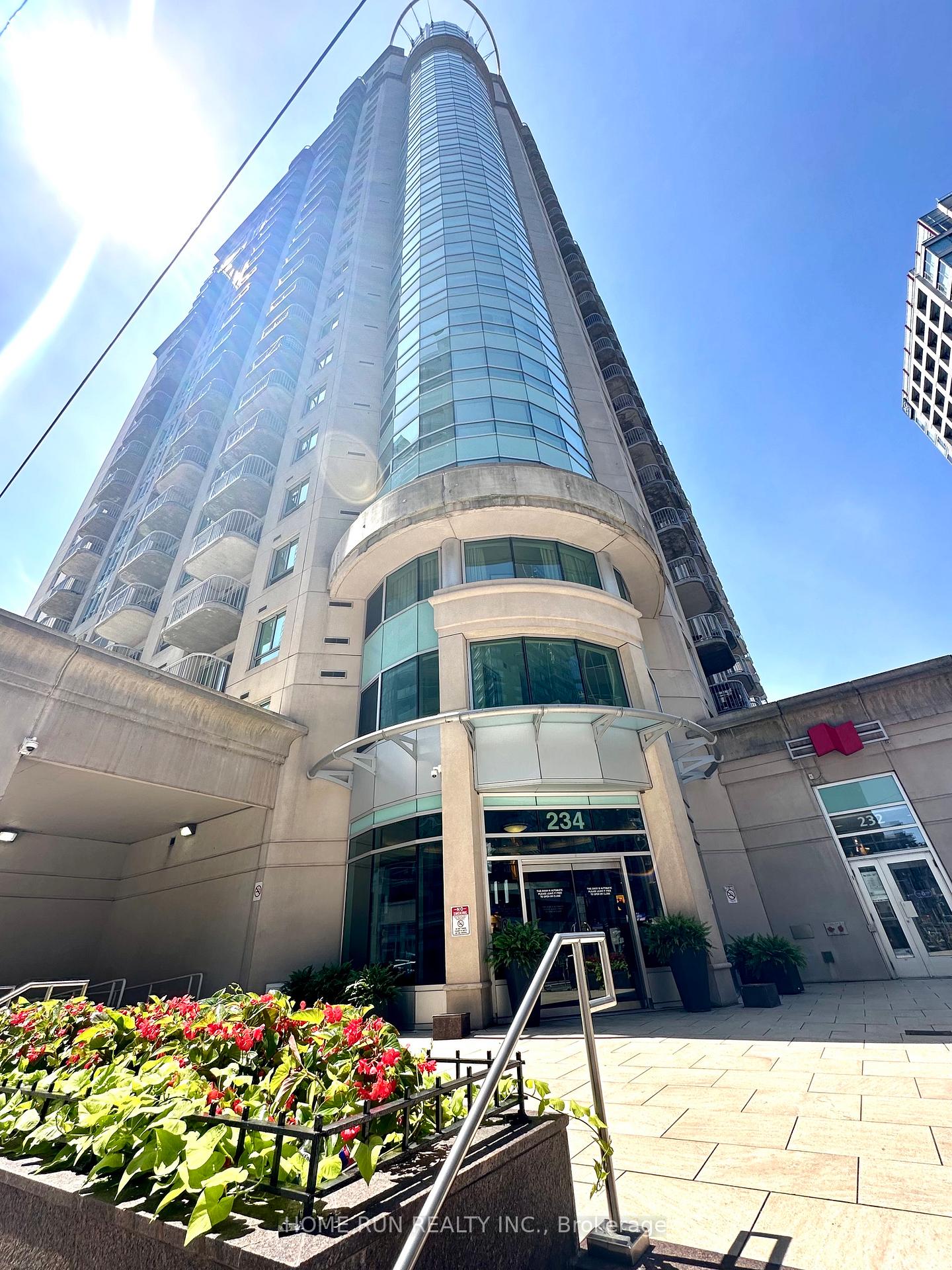 Front of Unit 407, 234 Rideau Street