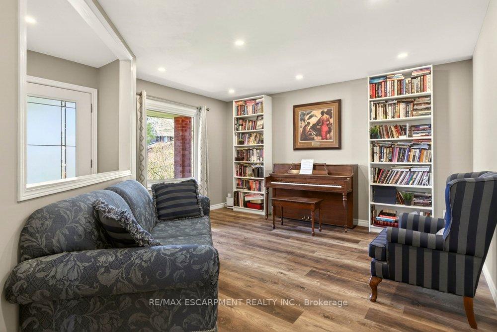 Photo 2 of 72 Gurnett Drive, Hamilton, Gurnett — HOMEH