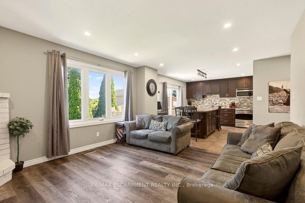 Photo 11 of 72 Gurnett Drive, Hamilton, Gurnett — HOMEH