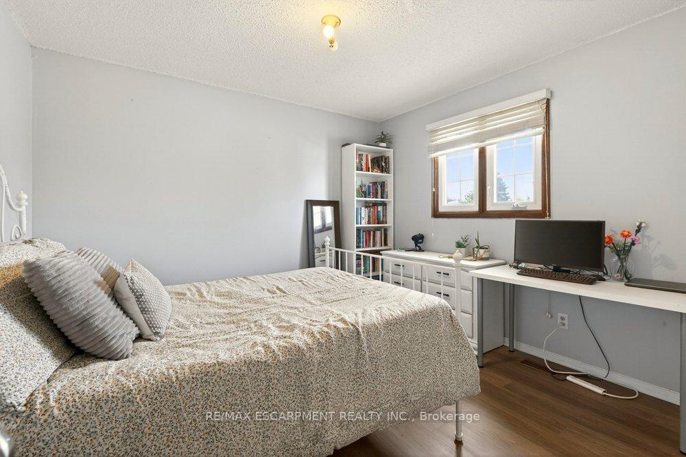 Photo 18 of 72 Gurnett Drive, Hamilton, Gurnett — HOMEH