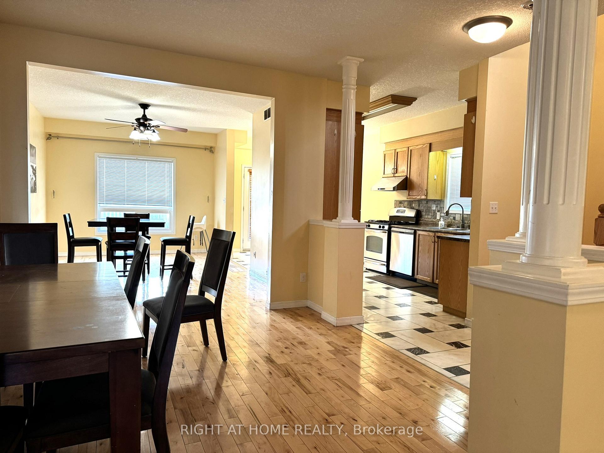 Photo 5 of 252 Lemon Grass Crescent, Kitchener, Highland West — HOMEH