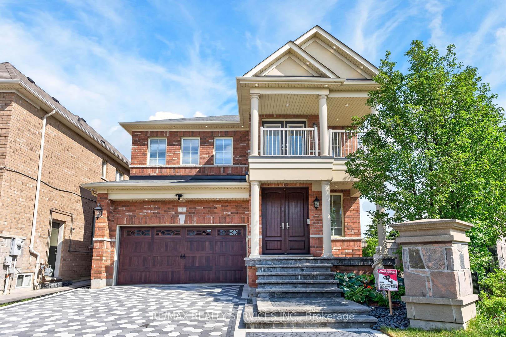 Photo 2 of 1 Dolbyhill Drive, Brampton, Sandringham-Wellington North — HOMEH