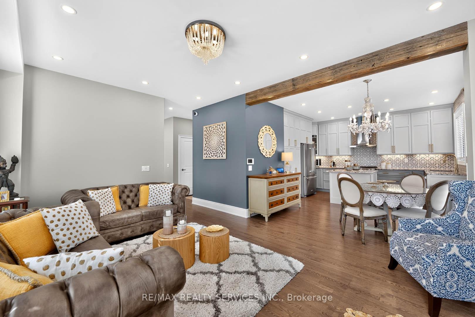 Photo 9 of 1 Dolbyhill Drive, Brampton, Sandringham-Wellington North — HOMEH