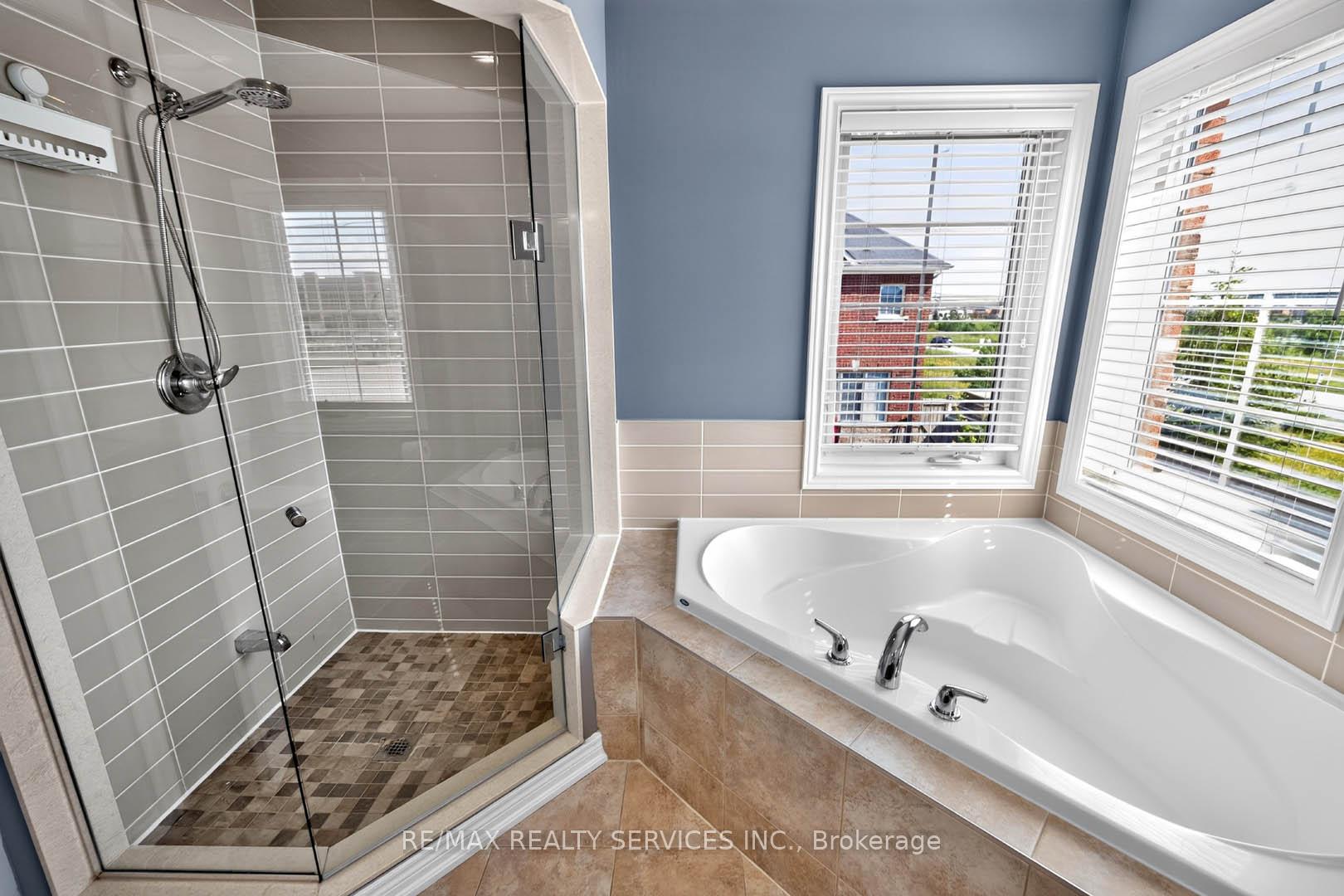 Photo 20 of 1 Dolbyhill Drive, Brampton, Sandringham-Wellington North — HOMEH