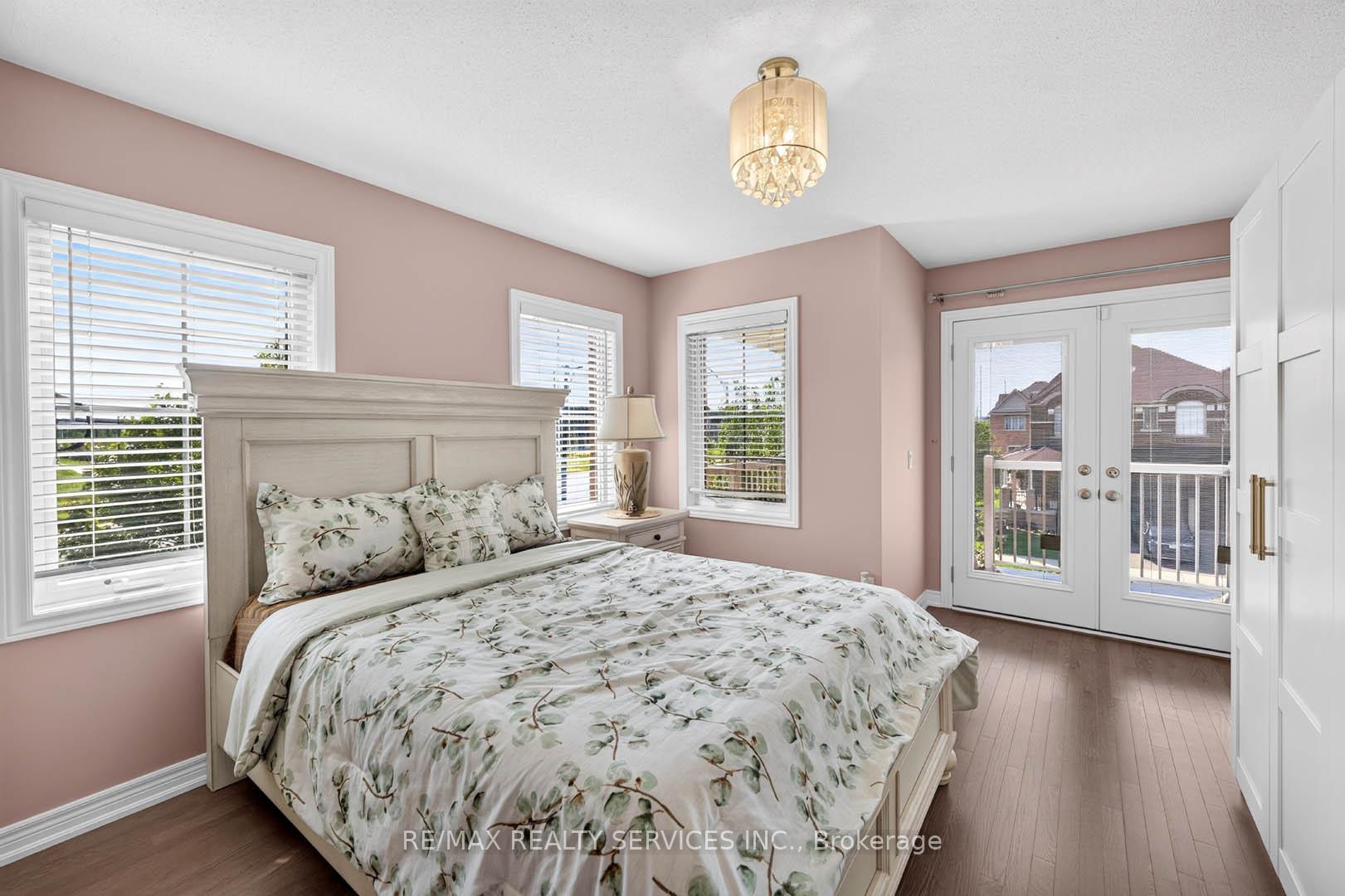 Photo 21 of 1 Dolbyhill Drive, Brampton, Sandringham-Wellington North — HOMEH