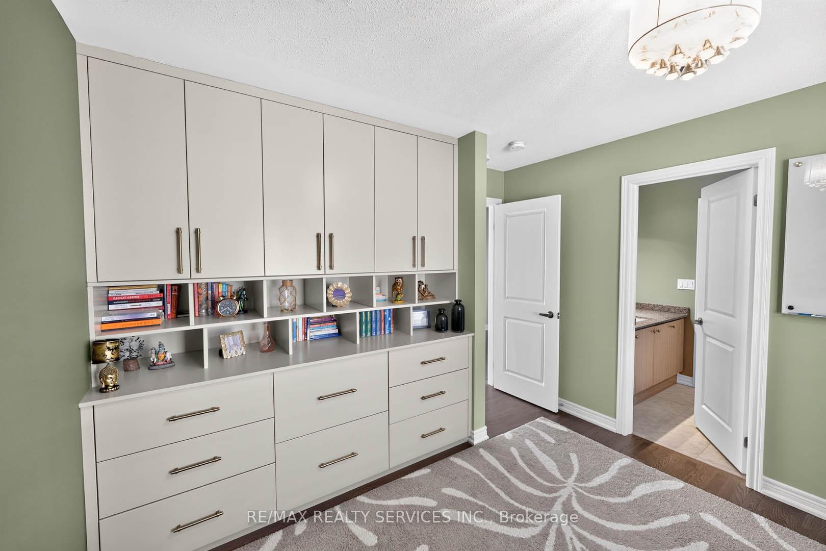 Photo 31 of 1 Dolbyhill Drive, Brampton, Sandringham-Wellington North — HOMEH