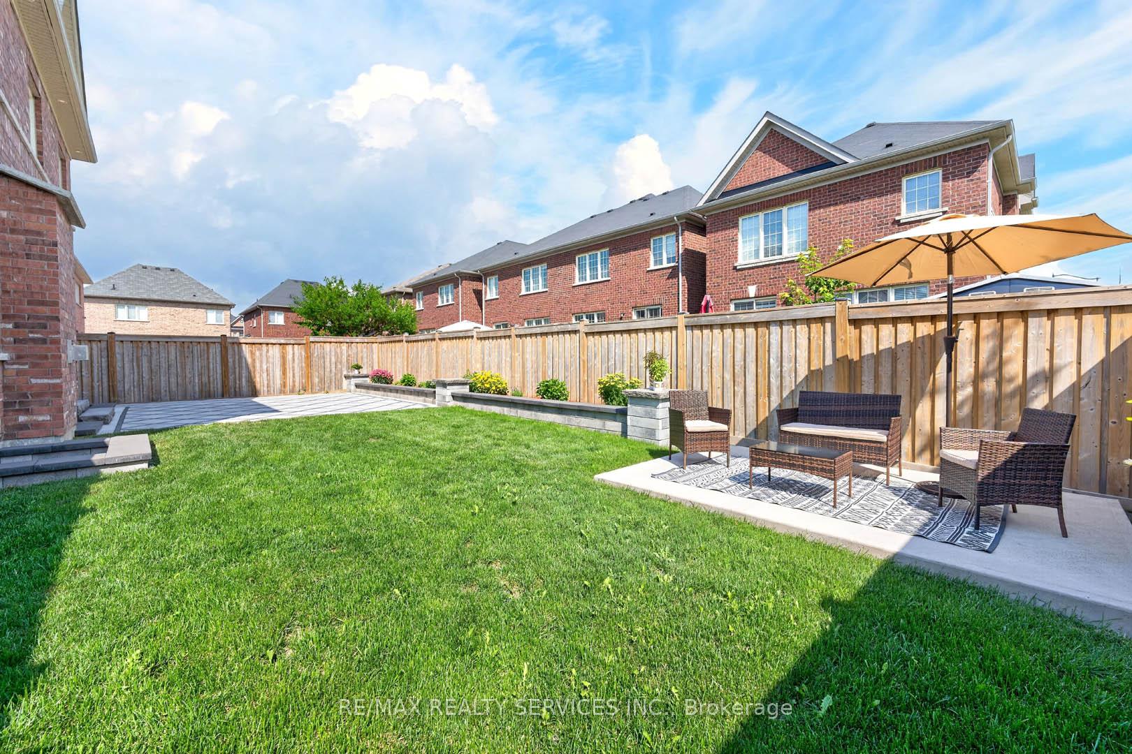 Photo 41 of 1 Dolbyhill Drive, Brampton, Sandringham-Wellington North — HOMEH