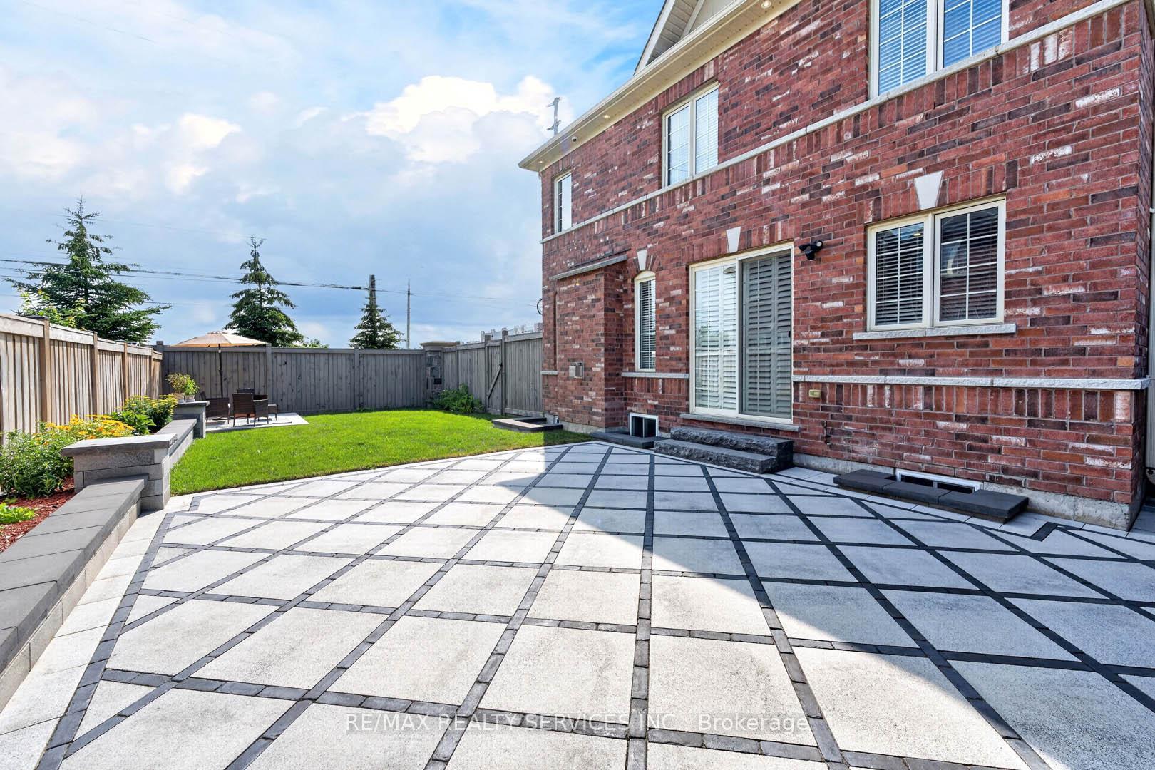 Photo 45 of 1 Dolbyhill Drive, Brampton, Sandringham-Wellington North — HOMEH