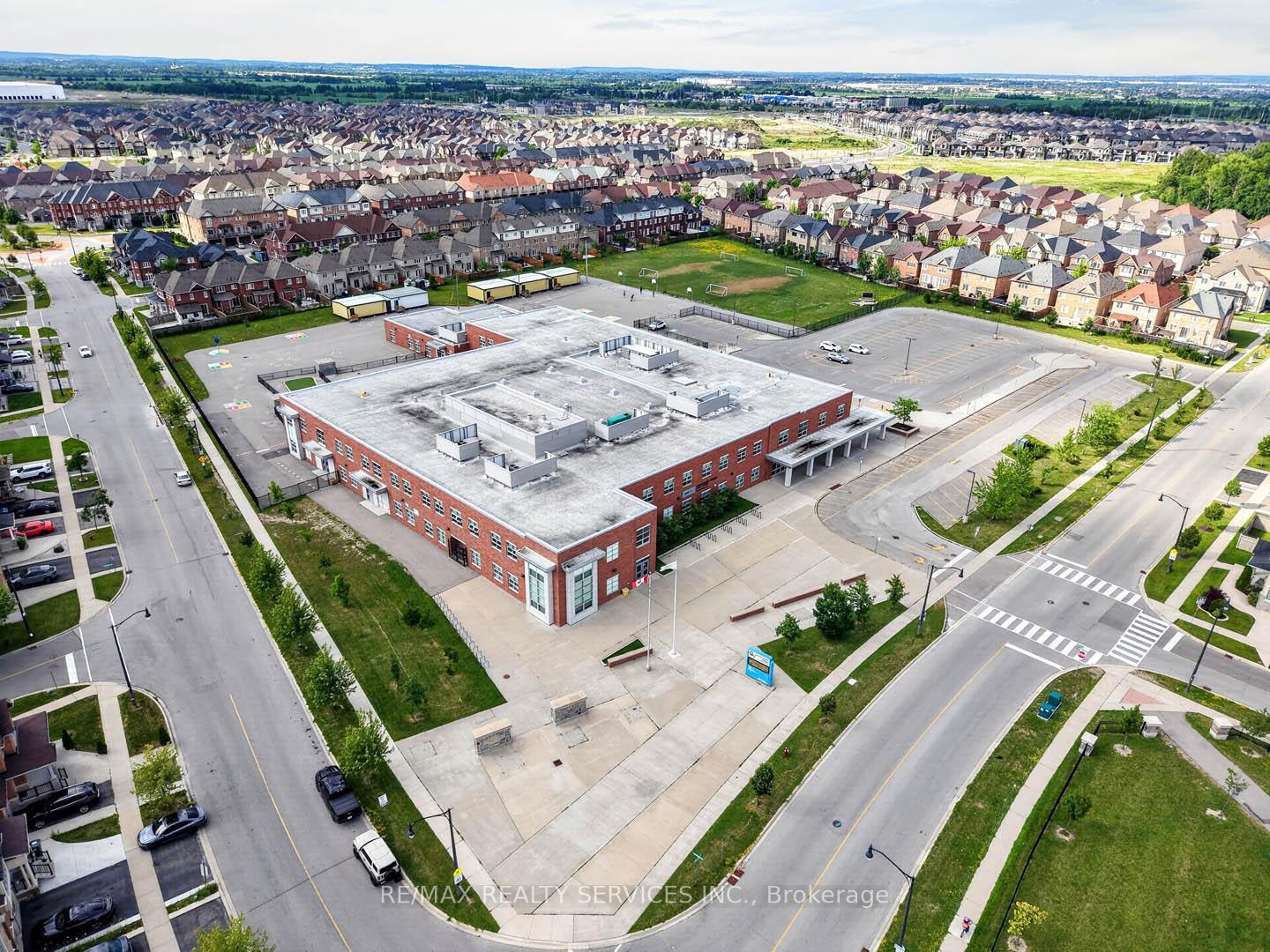 Photo 48 of 1 Dolbyhill Drive, Brampton, Sandringham-Wellington North — HOMEH