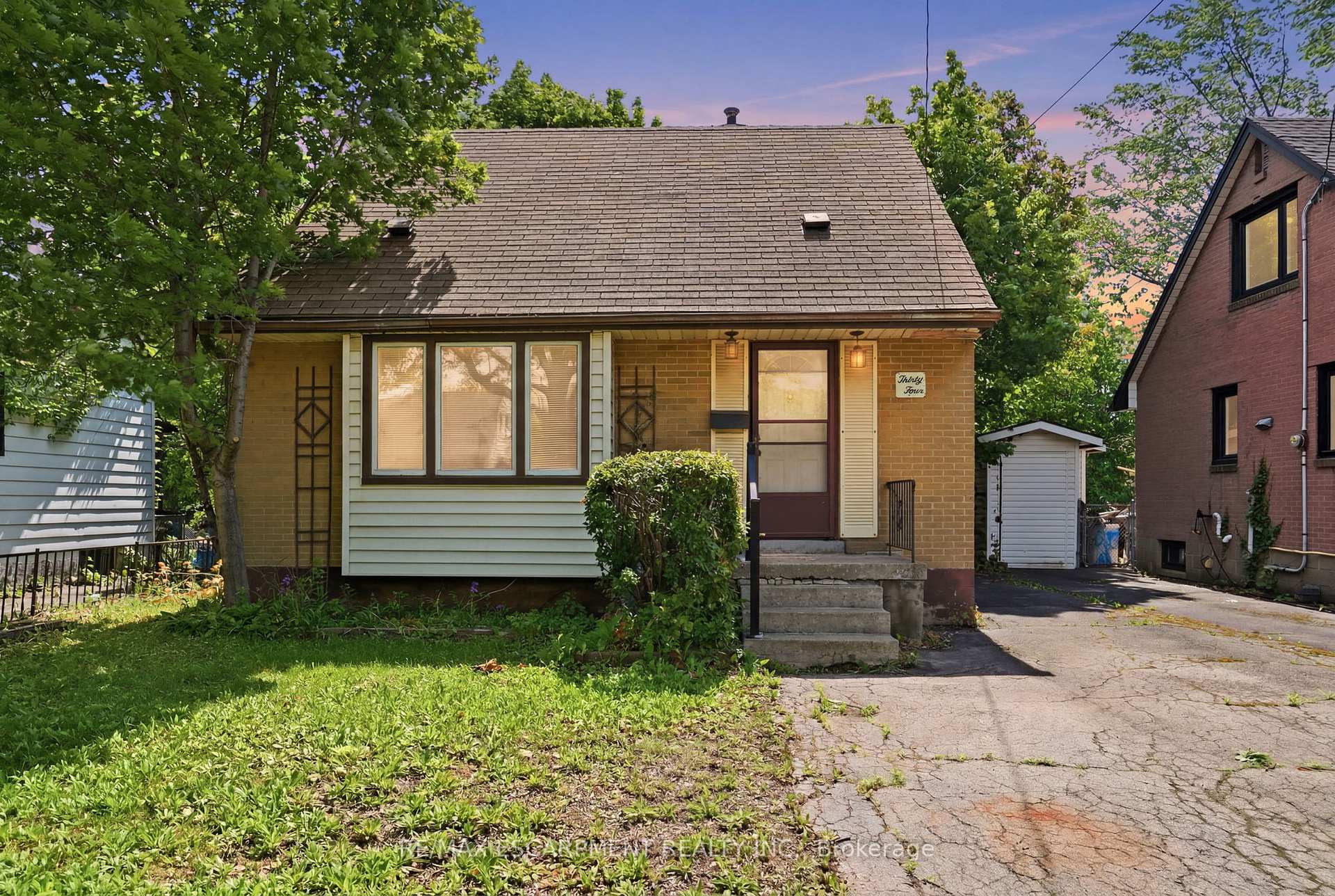 Photo 1 of 34 Eaton Place, Hamilton, McQuesten — HOMEH