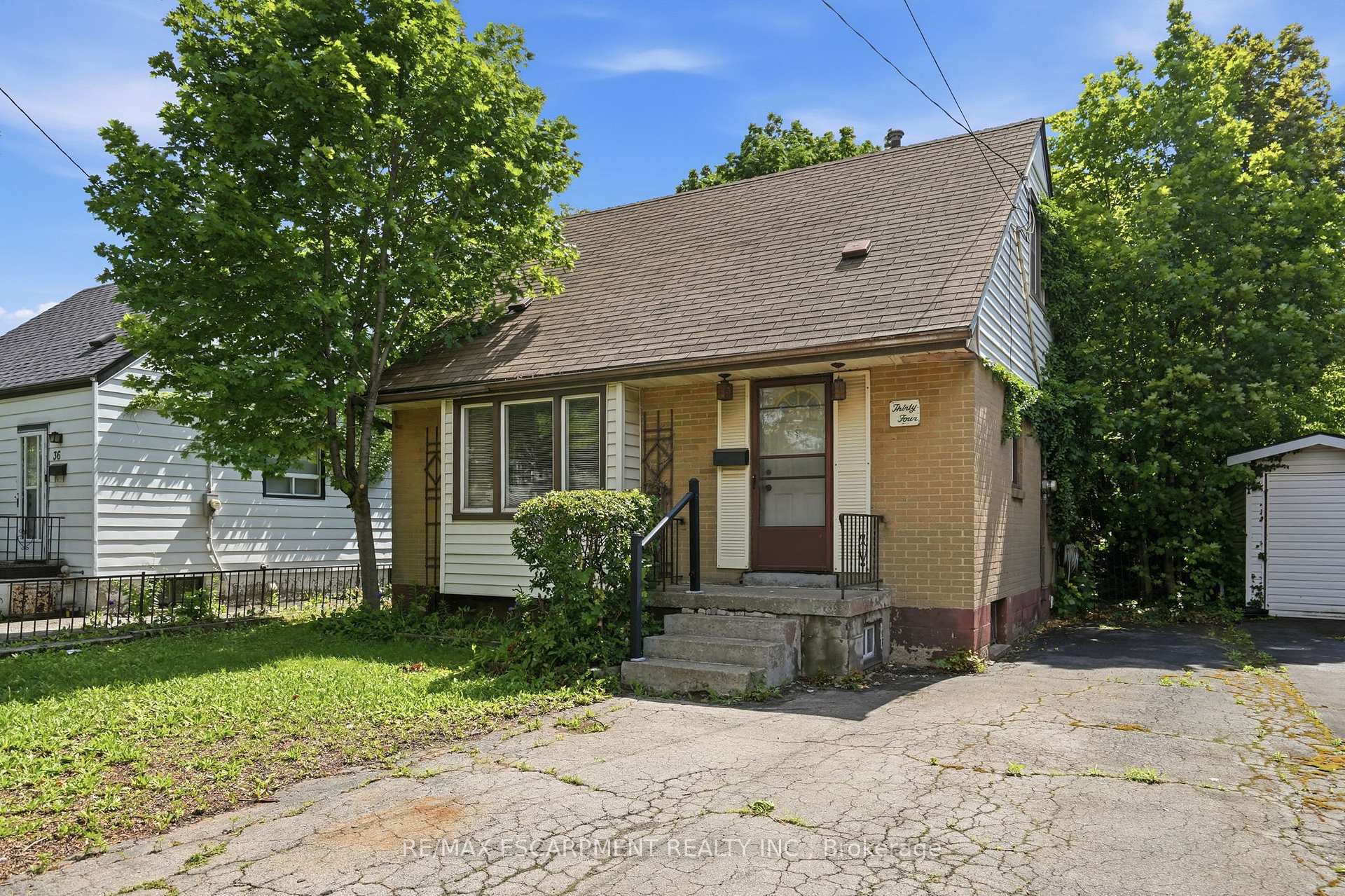 Photo 2 of 34 Eaton Place, Hamilton, McQuesten — HOMEH