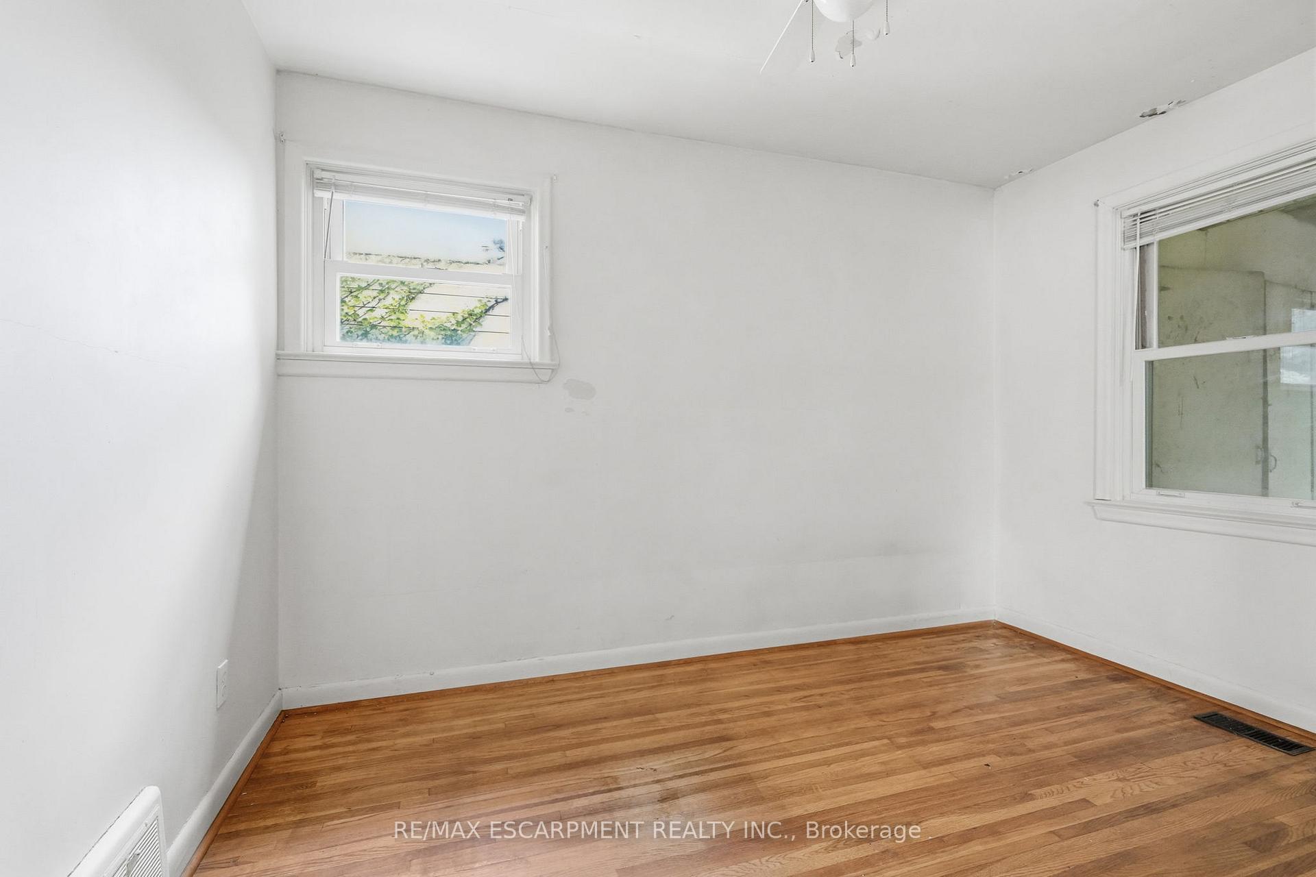 Photo 8 of 34 Eaton Place, Hamilton, McQuesten — HOMEH