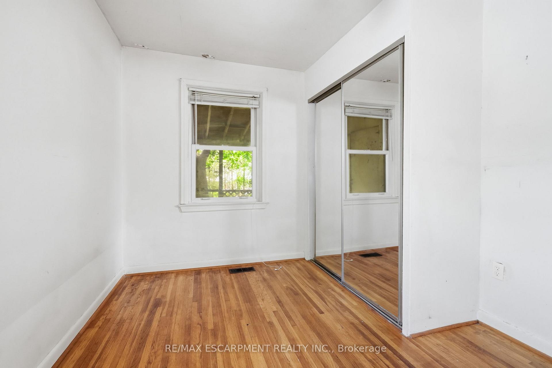 Photo 9 of 34 Eaton Place, Hamilton, McQuesten — HOMEH