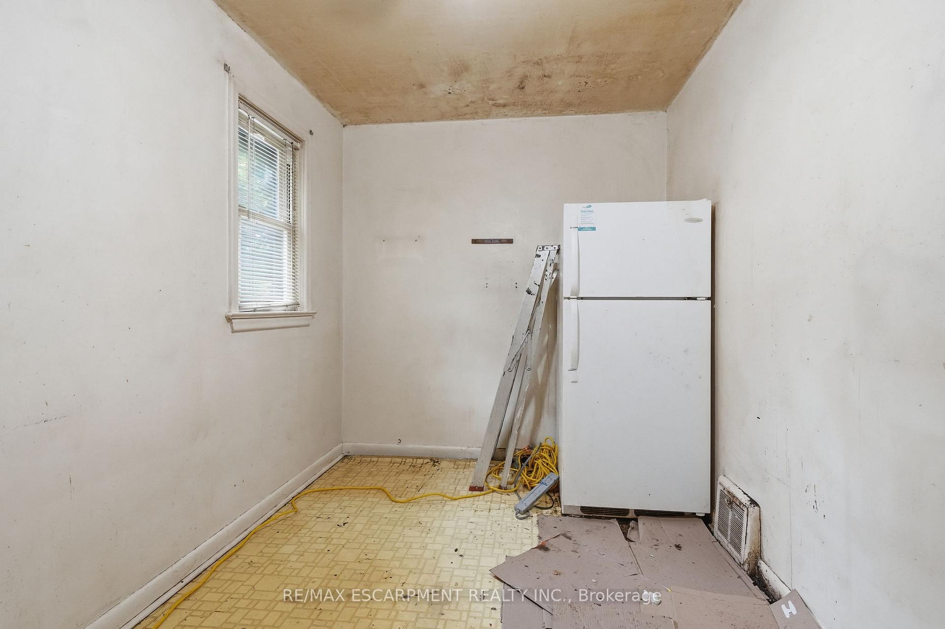 Photo 12 of 34 Eaton Place, Hamilton, McQuesten — HOMEH