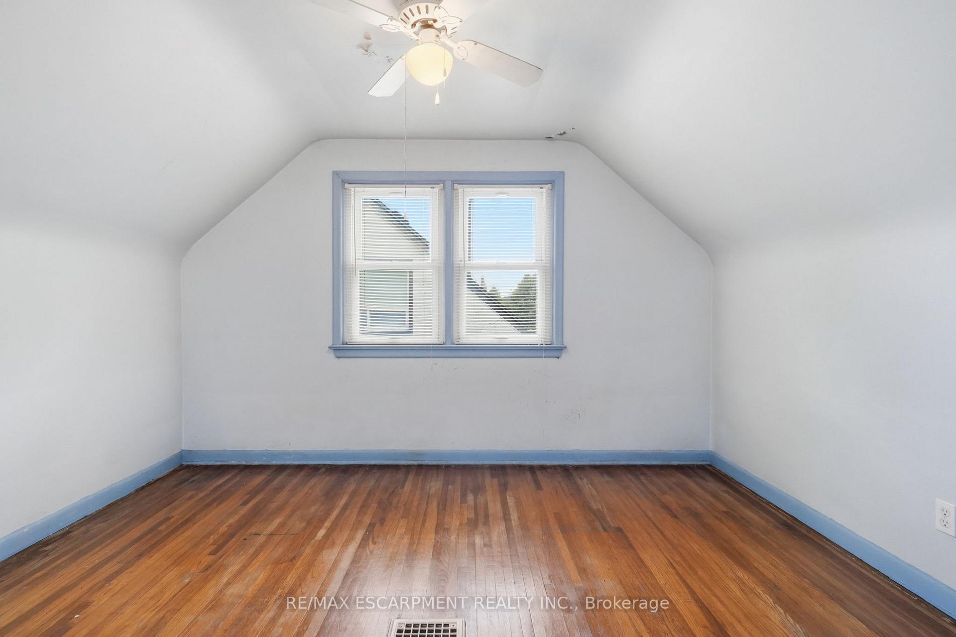 Photo 16 of 34 Eaton Place, Hamilton, McQuesten — HOMEH