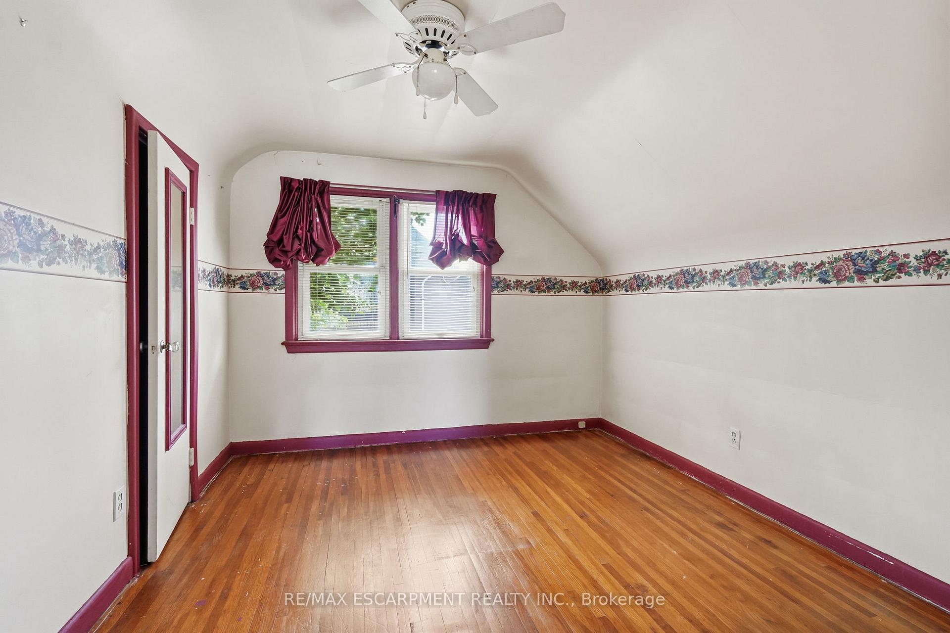 Photo 19 of 34 Eaton Place, Hamilton, McQuesten — HOMEH