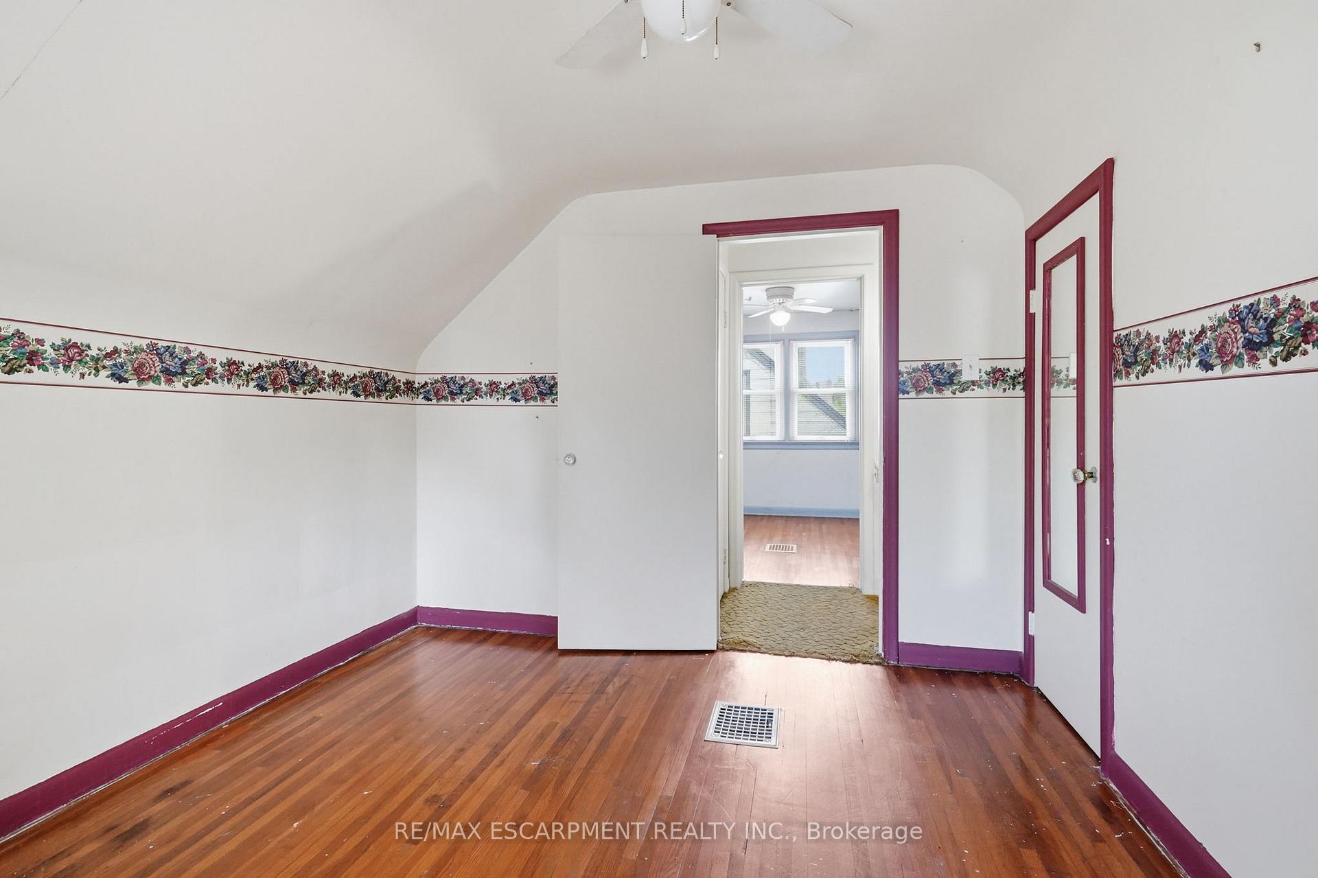 Photo 20 of 34 Eaton Place, Hamilton, McQuesten — HOMEH
