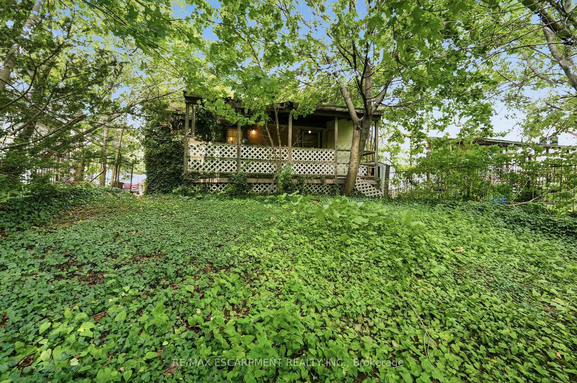 Photo 29 of 34 Eaton Place, Hamilton, McQuesten — HOMEH